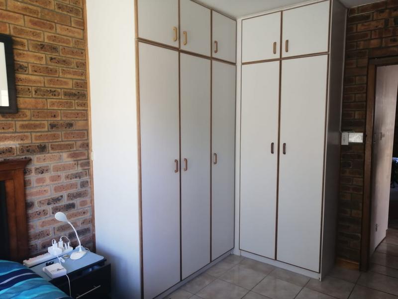 5 Bedroom Property for Sale in Sandbaai Western Cape